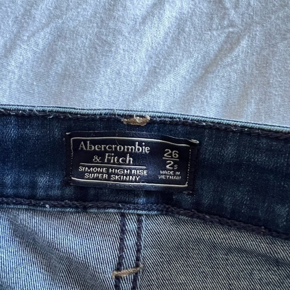 Abercrombie High Rise Skinny Jeans - Picture 3 of 3